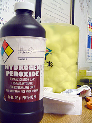 how hydrogen peroxide kill pests